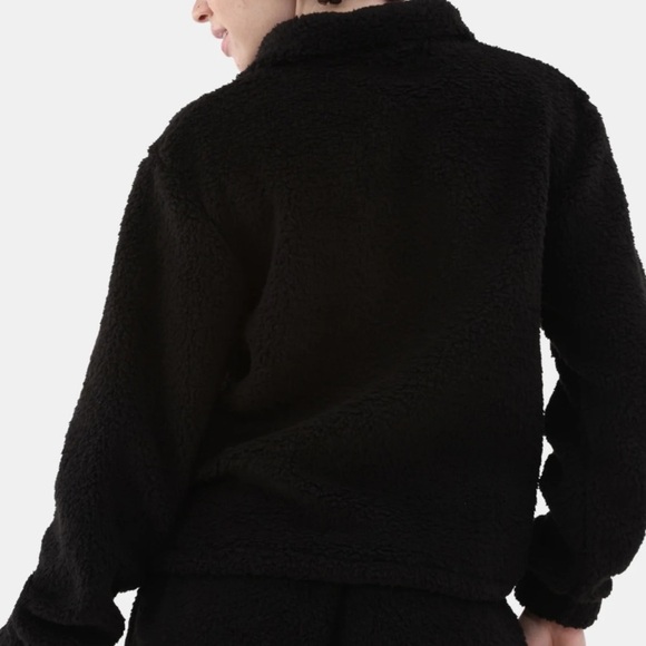 No Boundaries Women’s Half Zip Plush
Pullover with Pocket - Picture 3 of 4